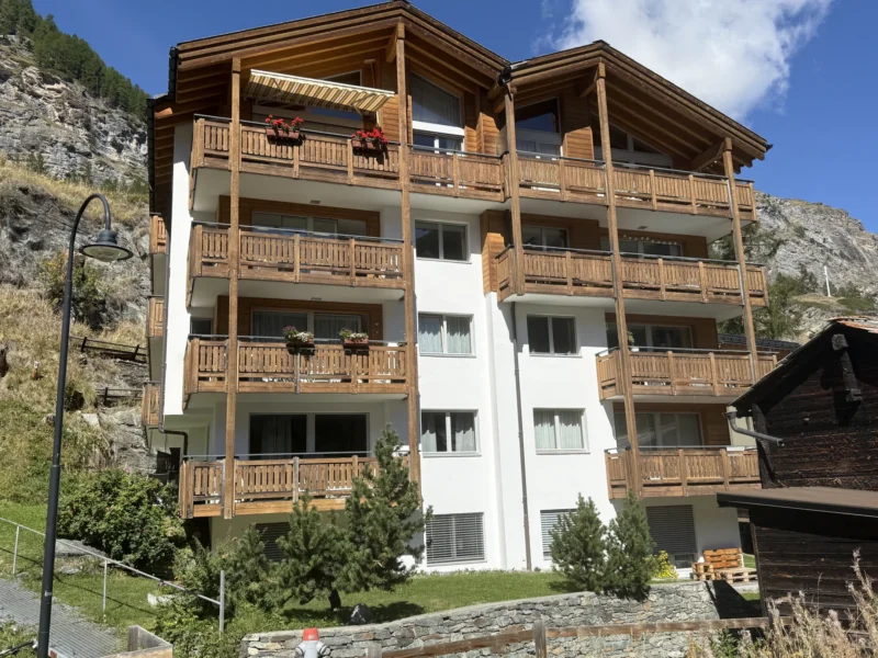 001 Apartment Alma - Exterior summer - MX Zermatt